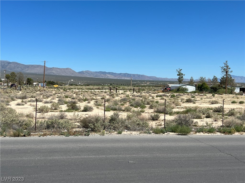 Photo 9 of 15, 5081 S Malibou Avenue