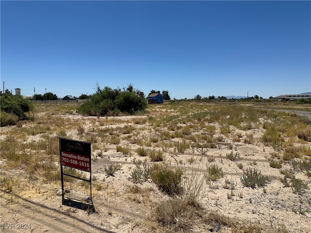Photo 3 of 281 W Mesquite Avenue