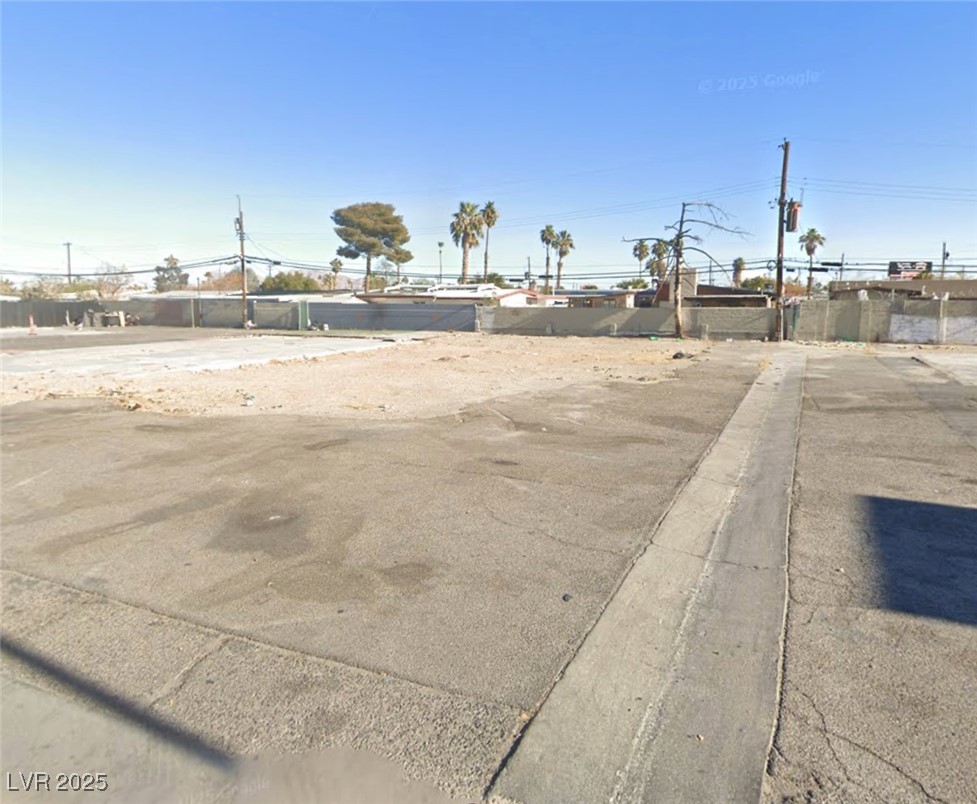 2201 Paradise Road, Las Vegas 89104