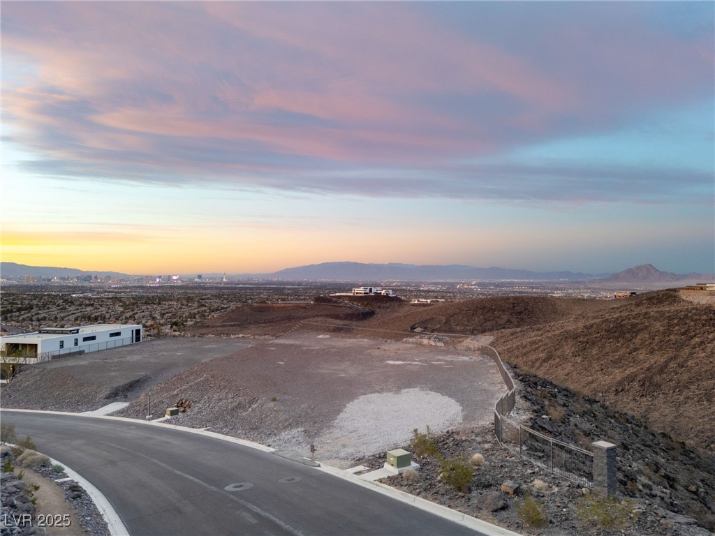 17 Cloud Chaser Boulevard, Henderson 89012