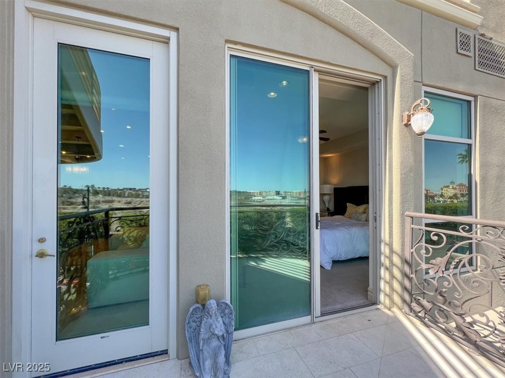Photo 11 of 44, 9101 Alta Drive #18