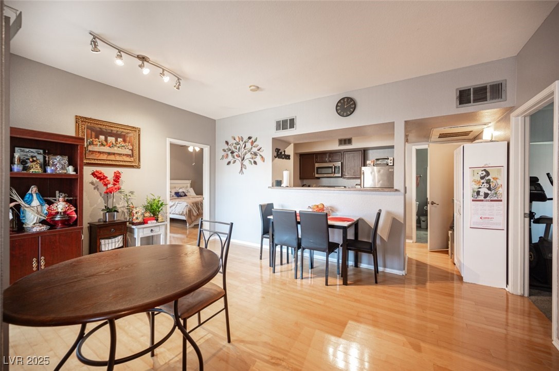 Photo 8 of 37, 6650 W Warm Springs Road #1079