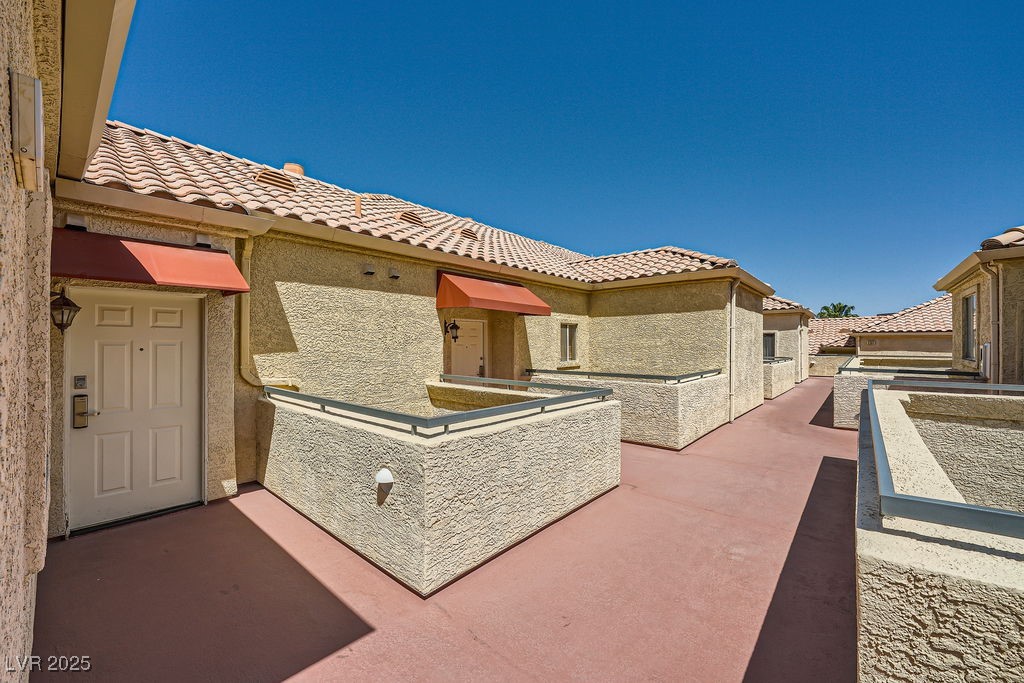 Photo 27 of 29, 220 E Flamingo Road #402