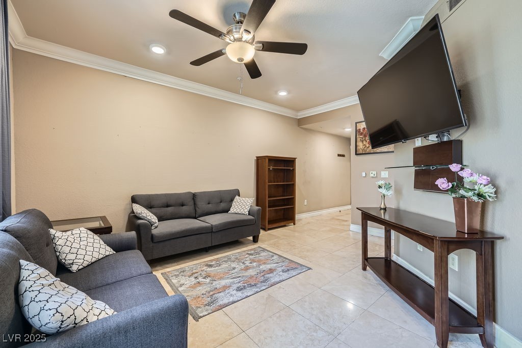 Photo 10 of 29, 220 E Flamingo Road #402