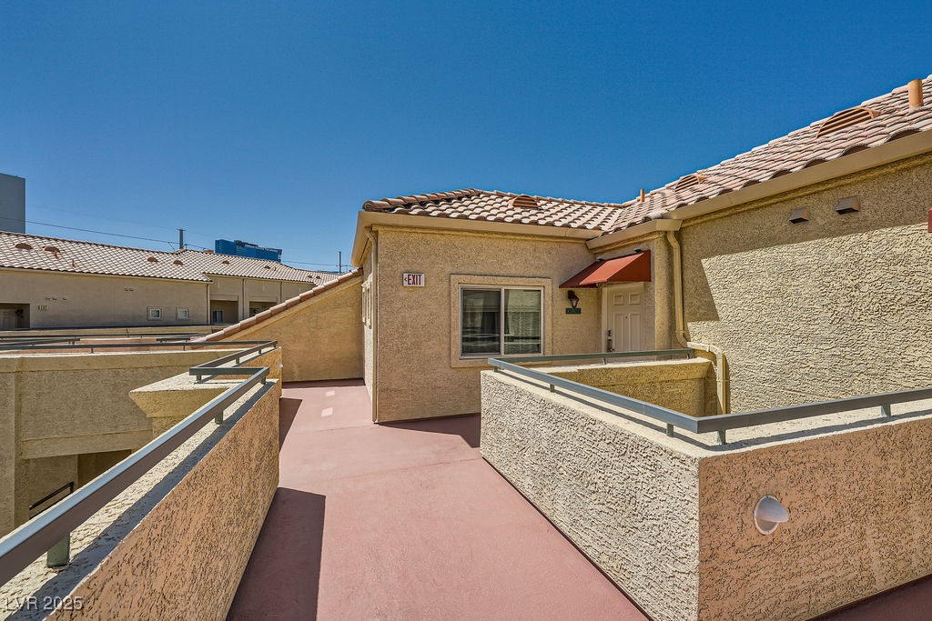 Photo 28 of 29, 220 E Flamingo Road #402