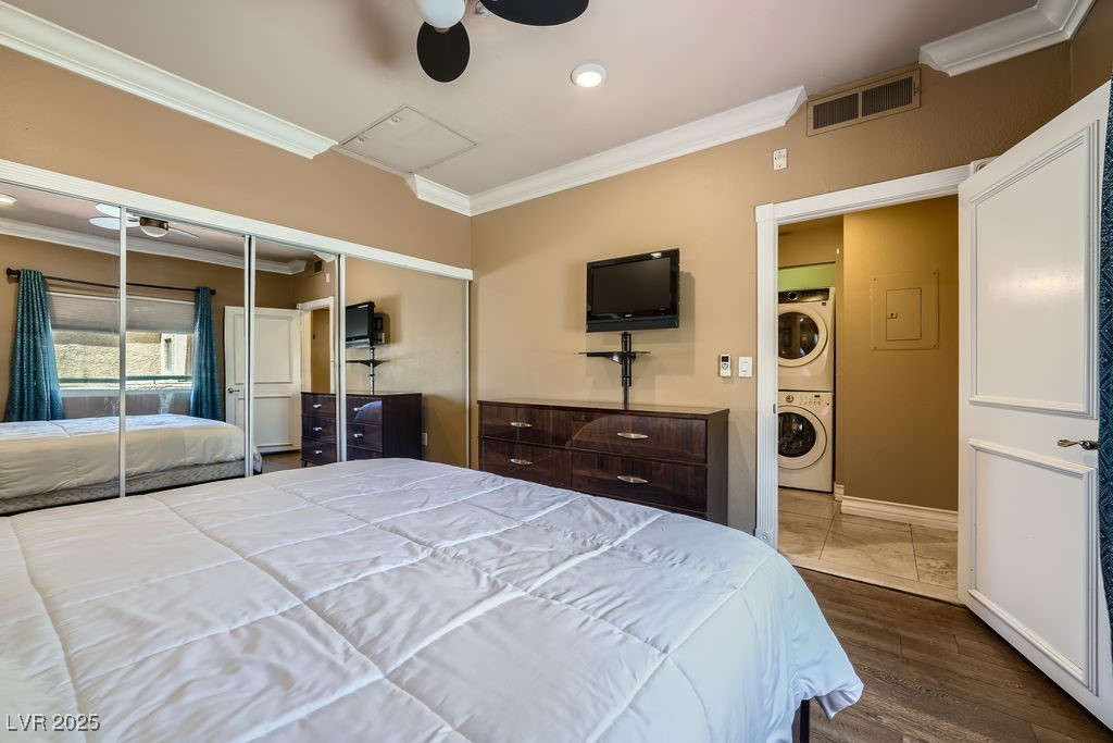 Photo 13 of 29, 220 E Flamingo Road #402