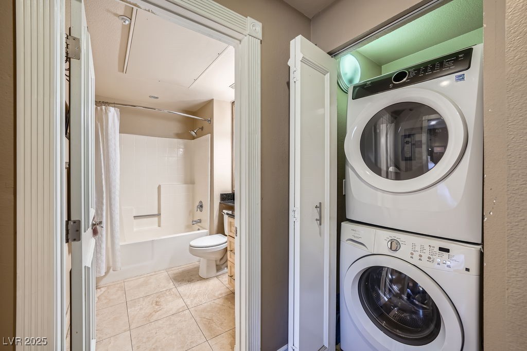 Photo 21 of 29, 220 E Flamingo Road #402