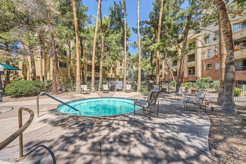 Photo 23 of 29, 220 E Flamingo Road #402