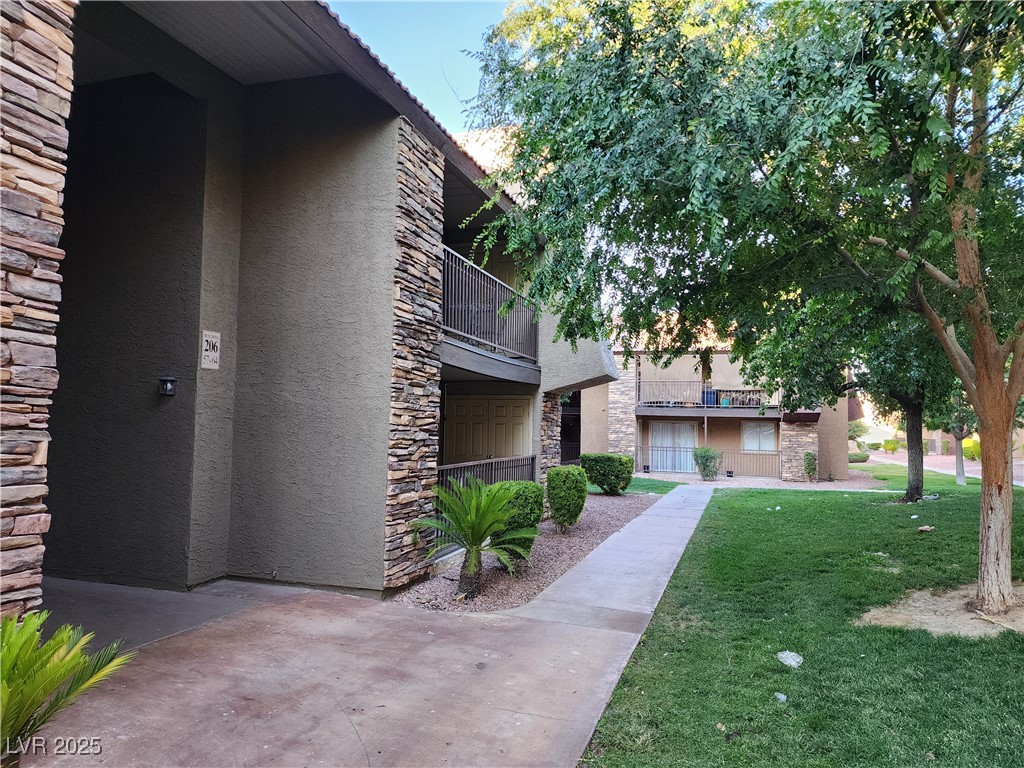 Photo 12 of 54, 4981 River Glen Drive #63