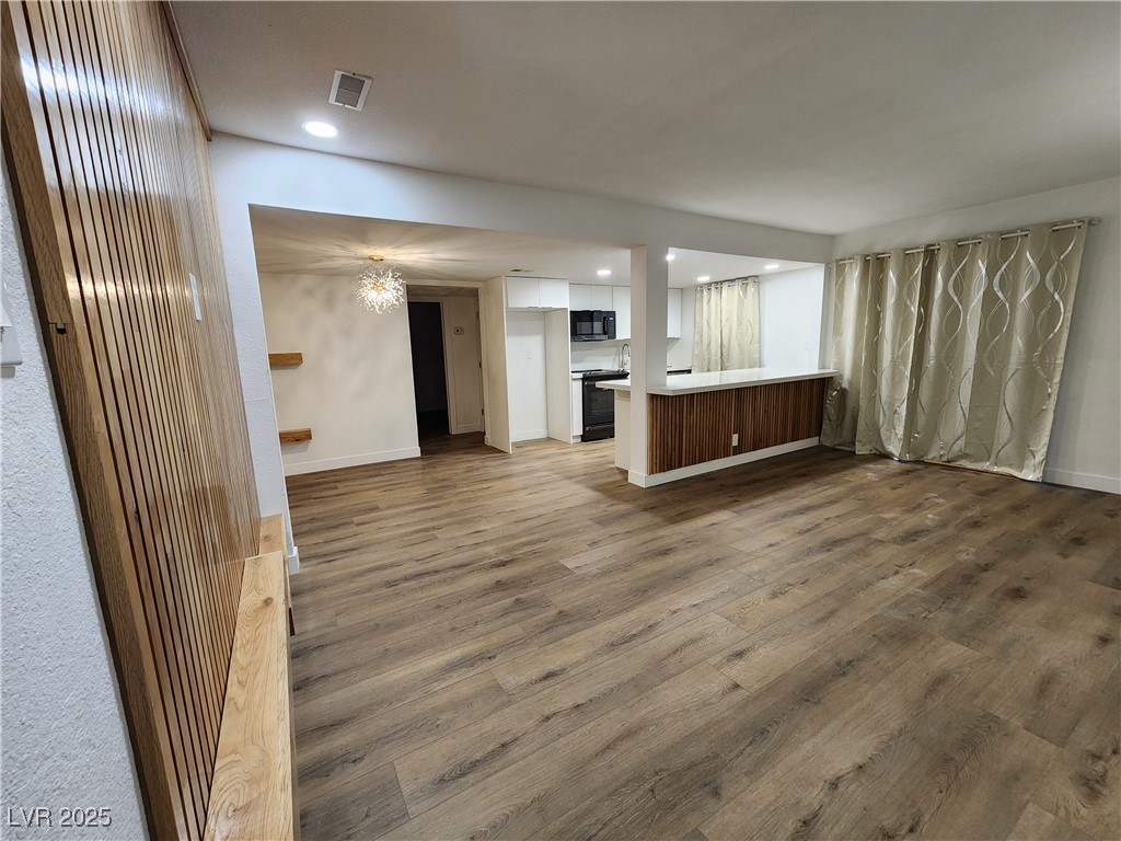 Photo 17 of 54, 4981 River Glen Drive #63