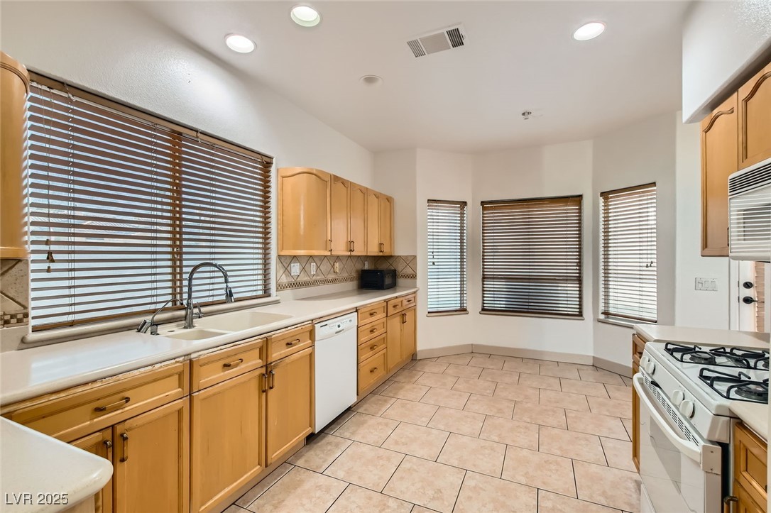 Photo 13 of 27, 3525 Tuscany Village Drive