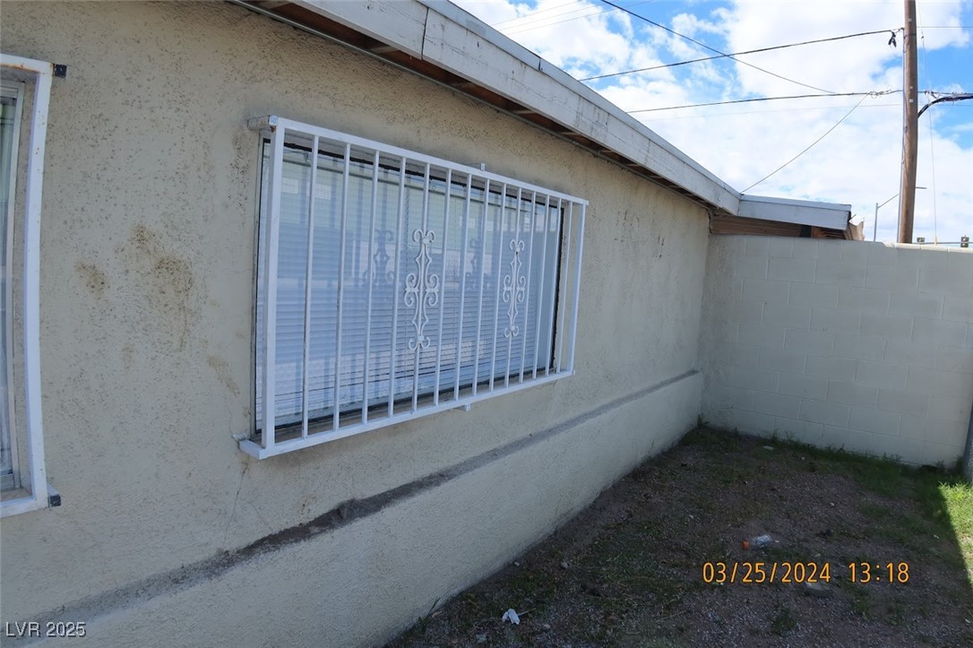 Photo 2 of 10 E Bonanza Road