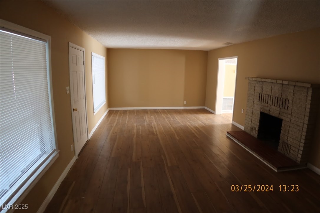 Photo 6 of 36, 10 E Bonanza Road
