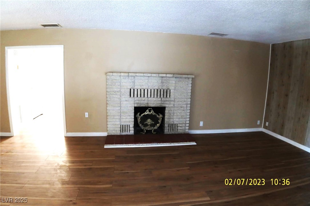 Photo 11 of 36, 10 E Bonanza Road