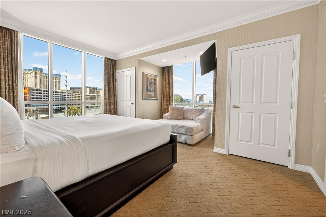 Photo 12 of 34, 125 E Harmon Avenue #321