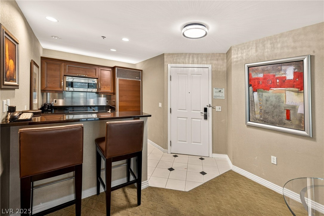 Photo 3 of 125 E Harmon Avenue #321