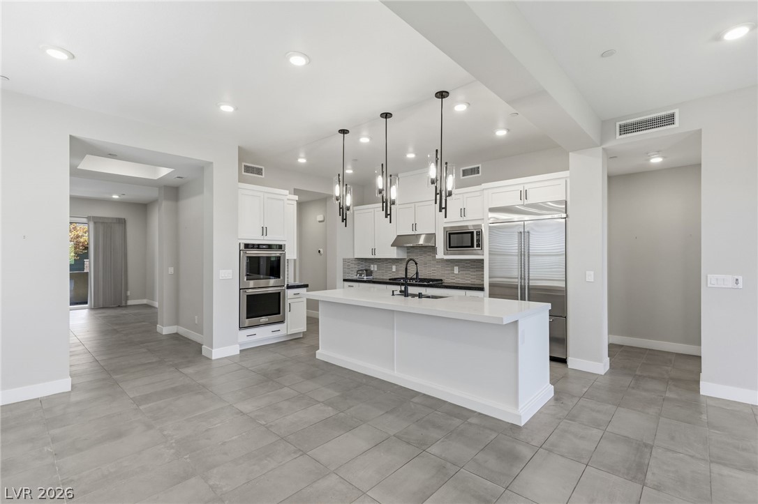 Photo 14 of 45, 11280 Granite Ridge Drive #1012