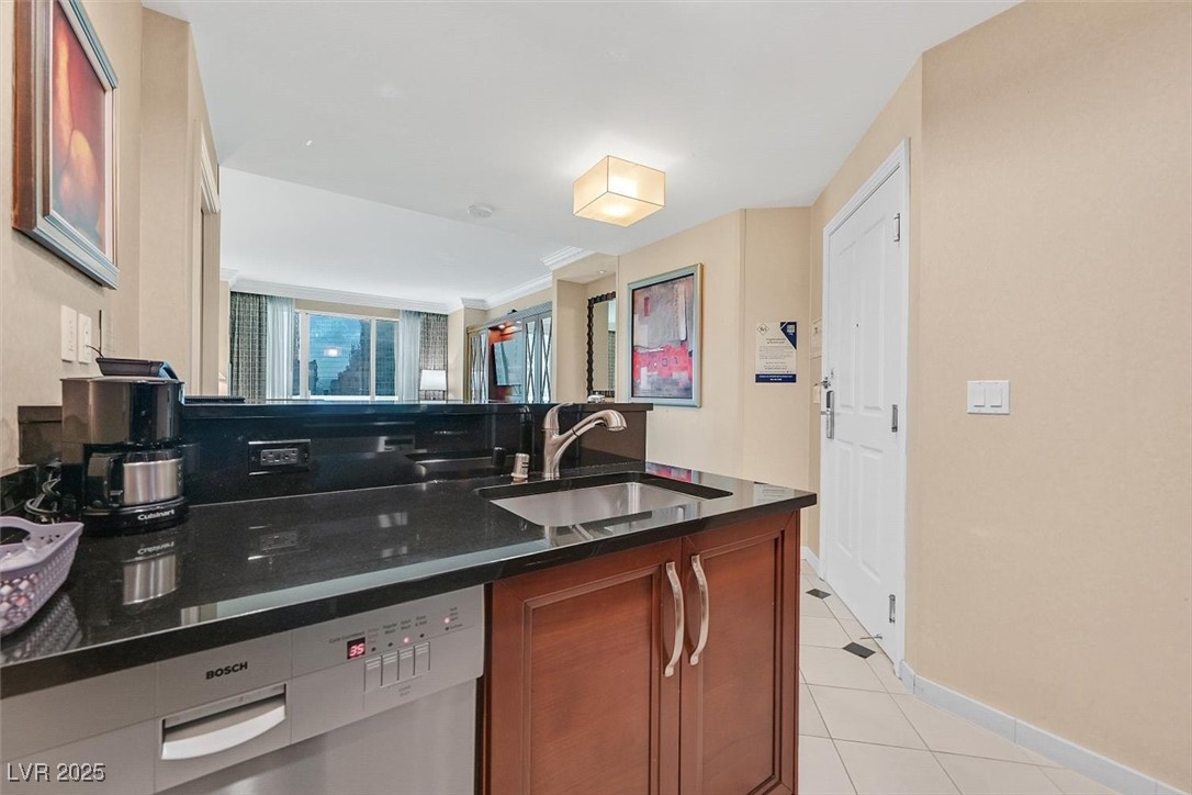 Photo 22 of 42, 135 E Harmon Avenue #1401