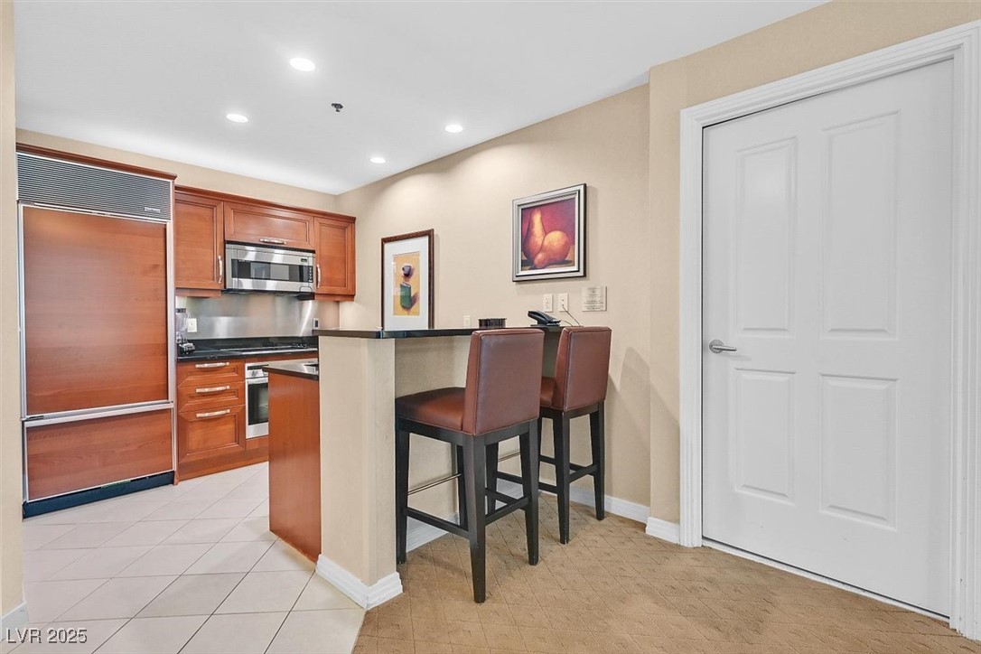 Photo 23 of 42, 135 E Harmon Avenue #1401