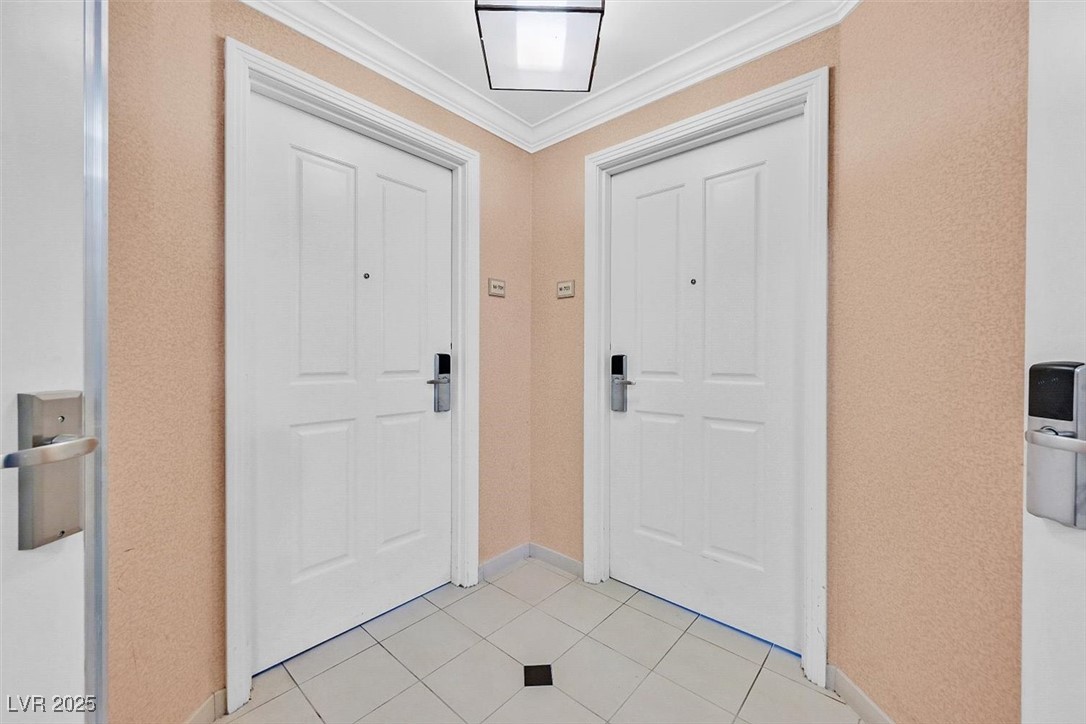 Photo 7 of 25, 135 E Harmon Avenue #1403