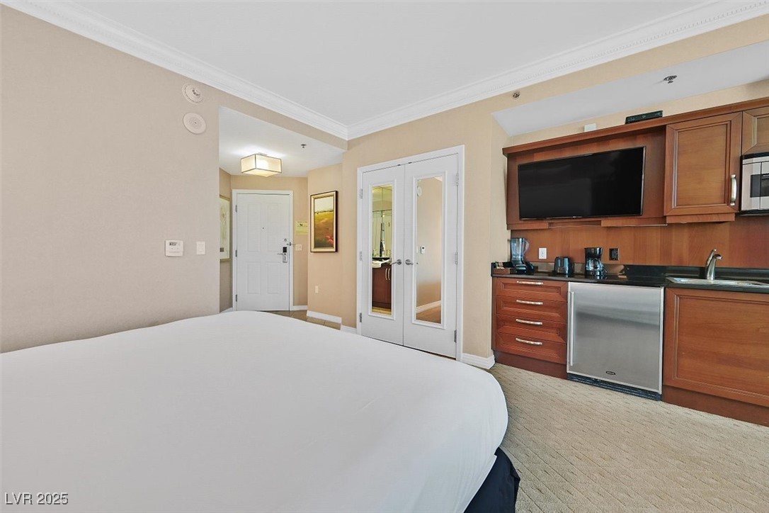 Photo 14 of 25, 135 E Harmon Avenue #1403