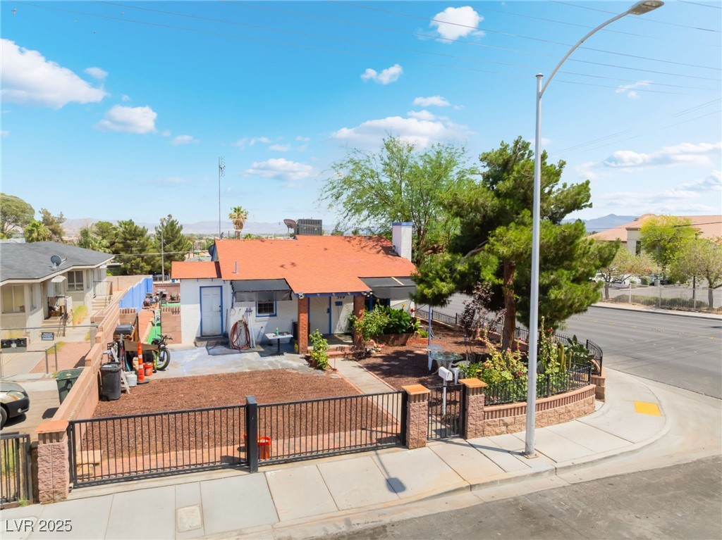 Photo 42 of 49, 300 N 14th Street