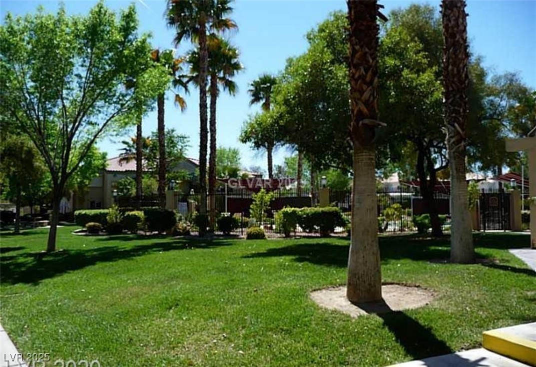 Photo 14 of 16, 7885 W Flamingo Road #1101