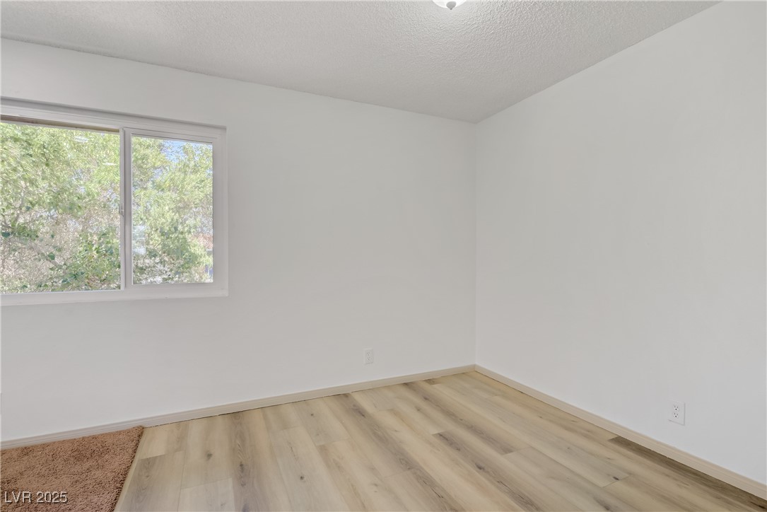Photo 11 of 31, 304 Orland Street #47