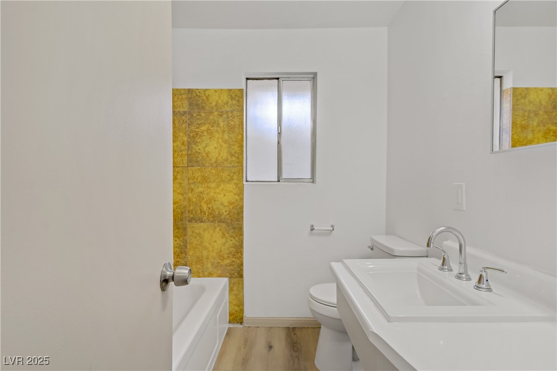 Photo 18 of 31, 304 Orland Street #47