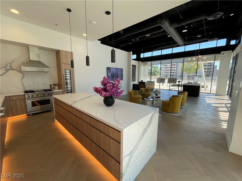 Photo 38 of 54, 700 W Carson Avenue #1405