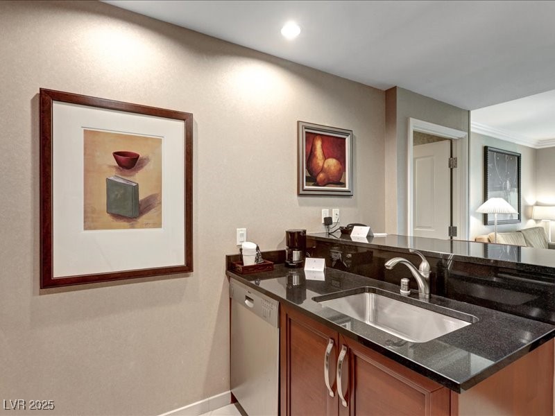 Photo 19 of 55, 125 E Harmon Avenue #220