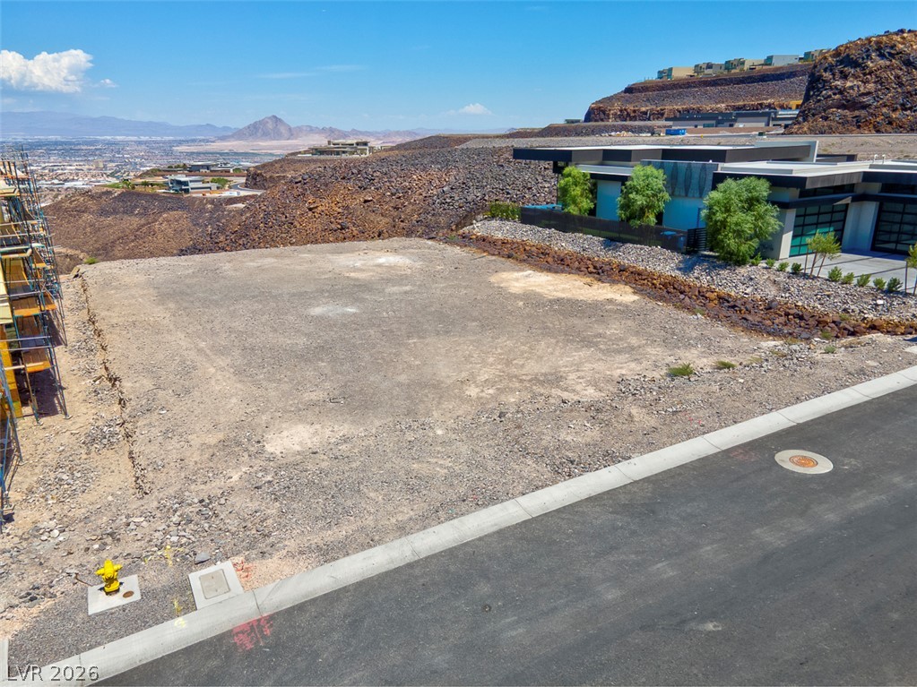 567 Rock Peak Drive, Henderson 89012