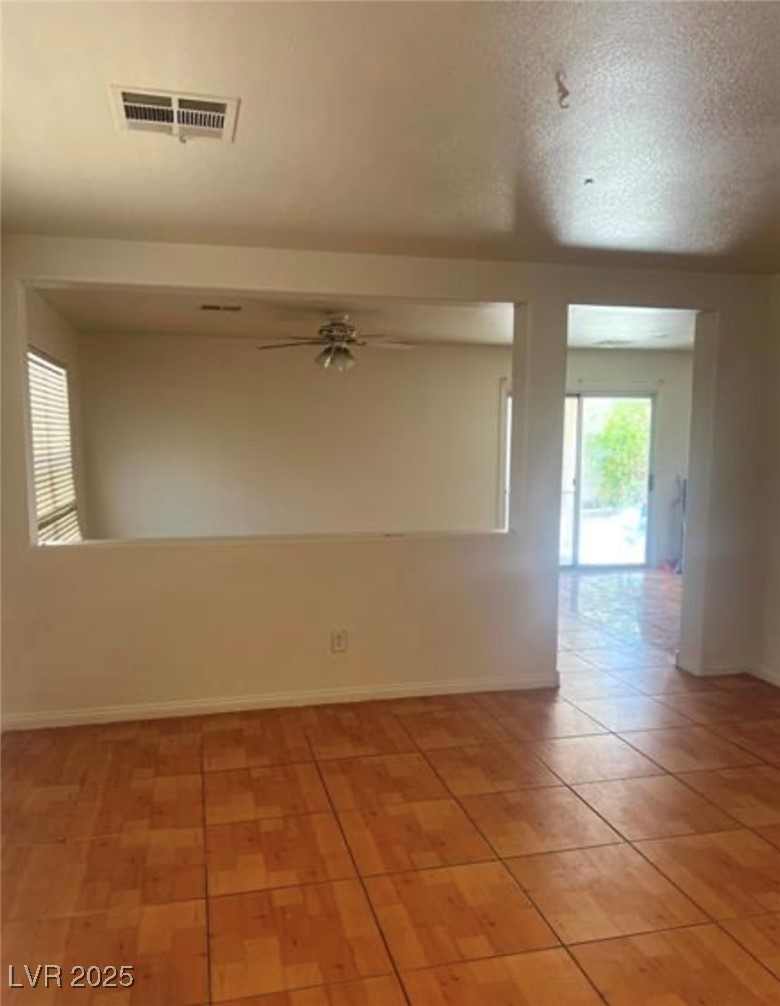 Photo 11 of 41, 5607 W Dewey Drive