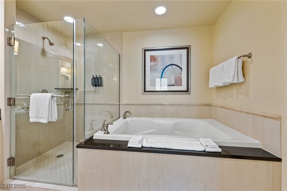 Photo 10 of 20, 145 E Harmon Avenue #2918