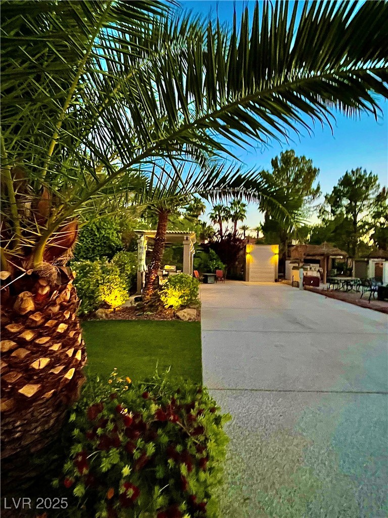 Photo 6 of 24, 8175 Arville Street #62