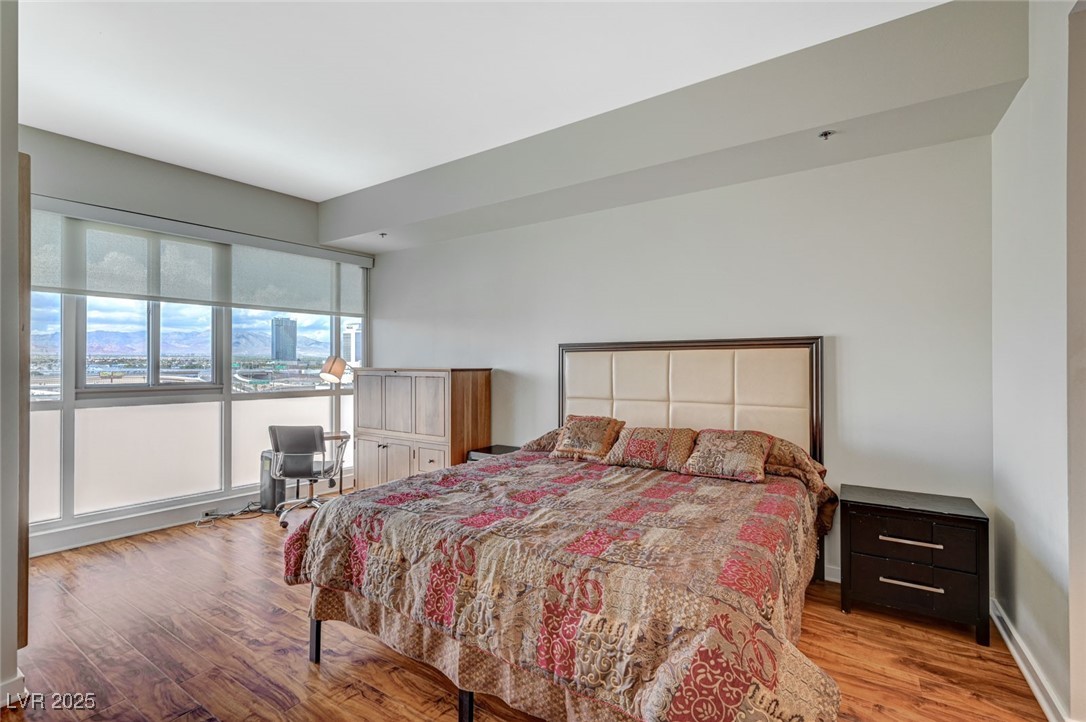 Photo 17 of 49, 4575 Dean Martin Drive #806