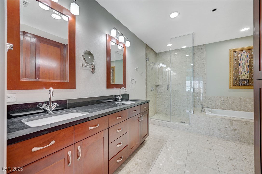 Photo 20 of 49, 4575 Dean Martin Drive #806