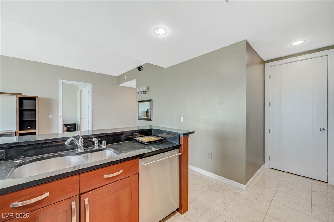 Photo 11 of 49, 4575 Dean Martin Drive #806