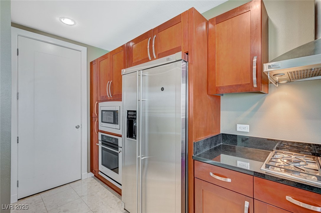 Photo 13 of 49, 4575 Dean Martin Drive #806