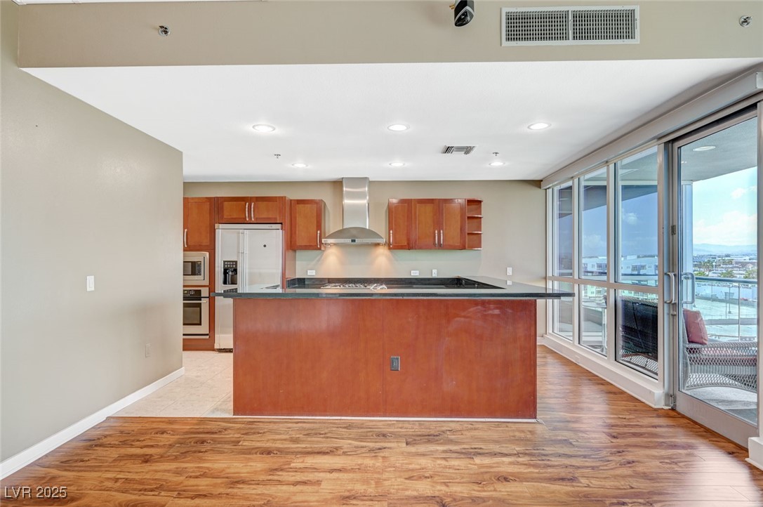 Photo 7 of 49, 4575 Dean Martin Drive #806