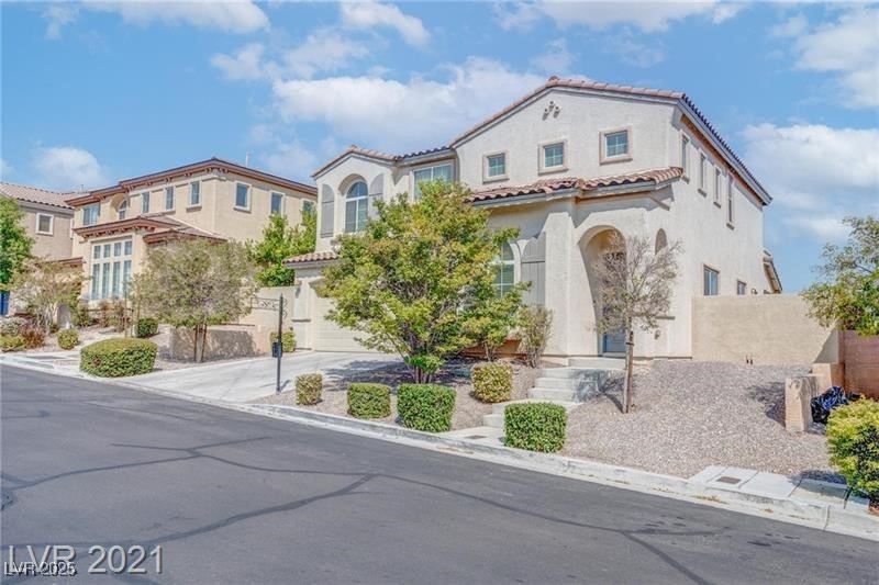 Photo 4 of 612 El Loro Street