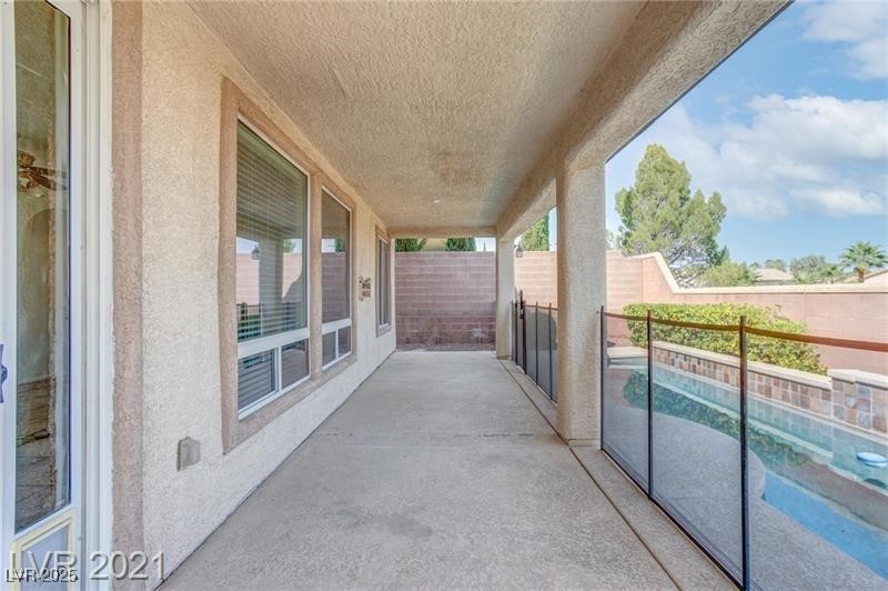Photo 8 of 39, 612 El Loro Street