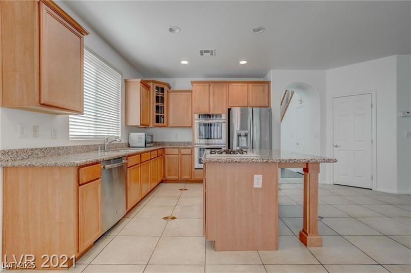 Photo 14 of 39, 612 El Loro Street
