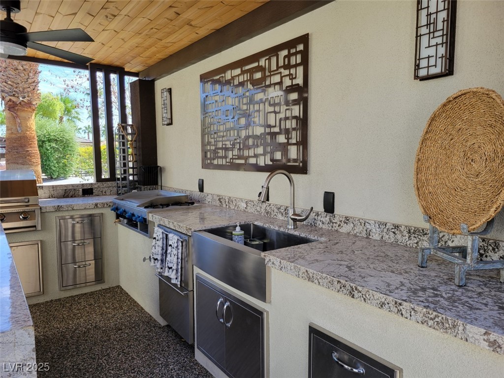 Photo 7 of 34, 8175 Arville Street #319