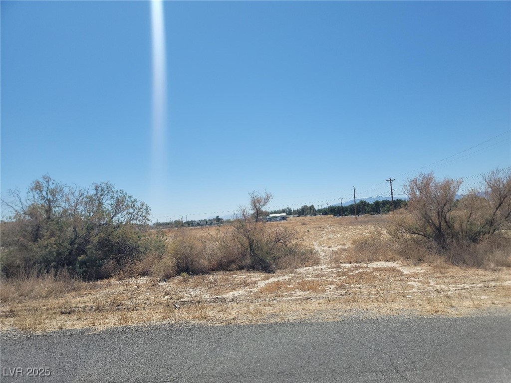 Photo 2 of 21 E Bonita Avenue