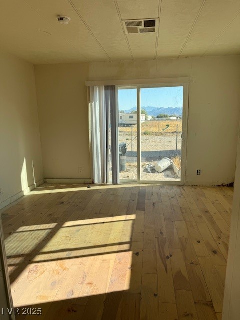 Photo 29 of 38, 1655 Marble Avenue #754