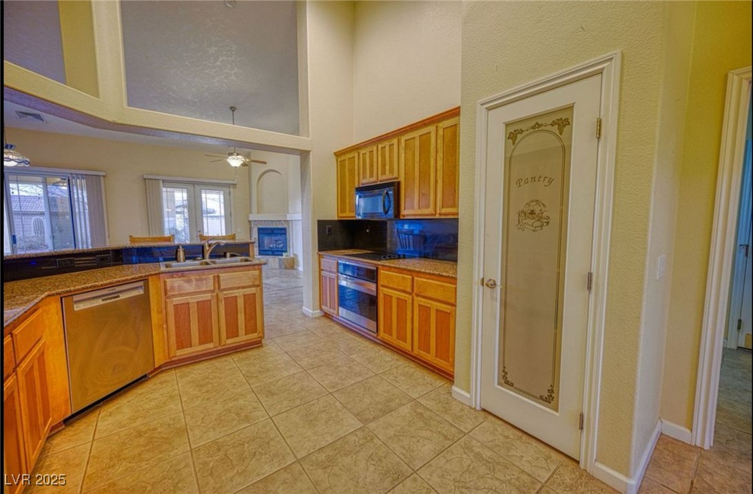 Photo 5 of 6780 Sandpebble Street