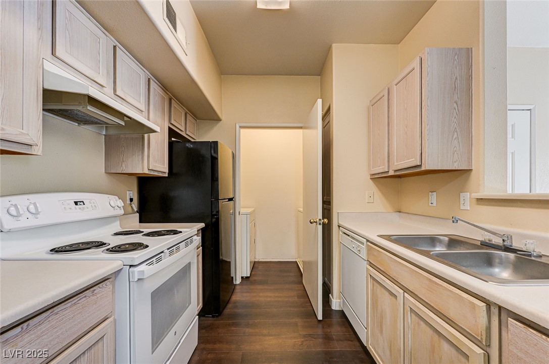 Photo 16 of 34, 2615 W Gary Avenue #2054
