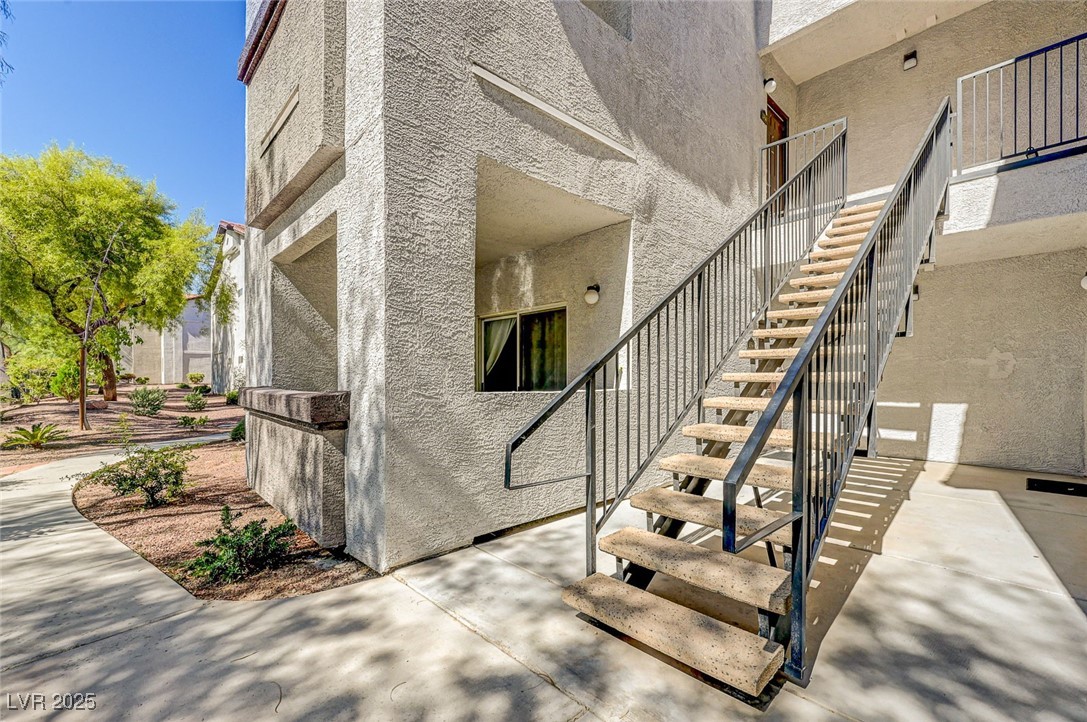 Photo 2 of 2615 W Gary Avenue #2054