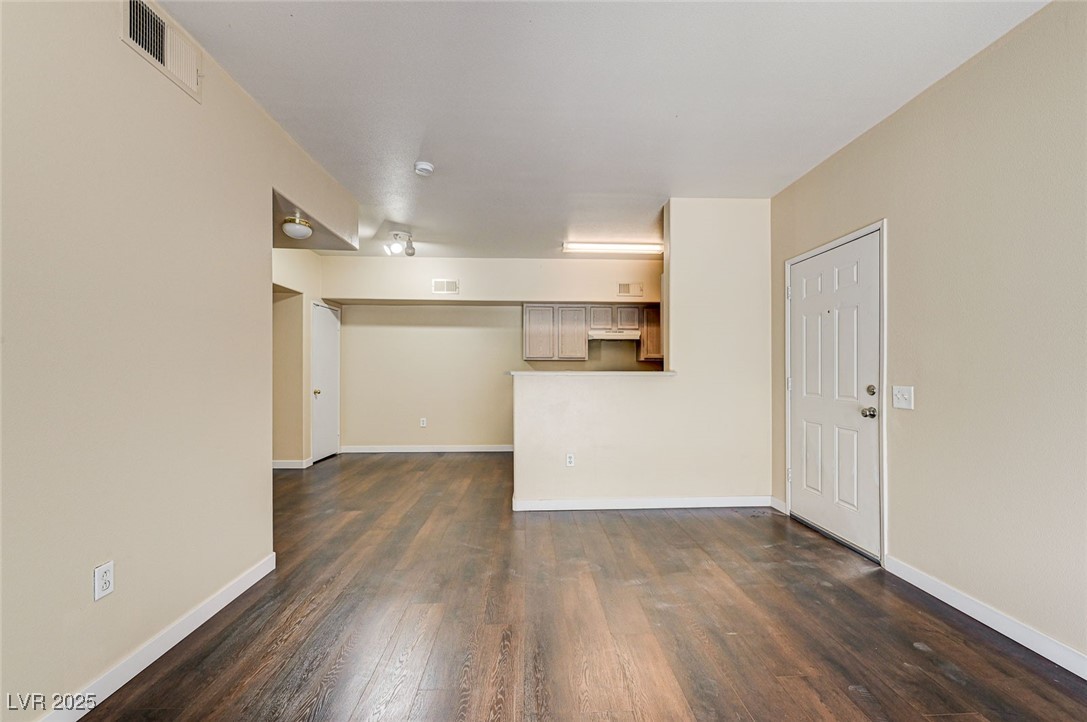 Photo 7 of 34, 2615 W Gary Avenue #2054